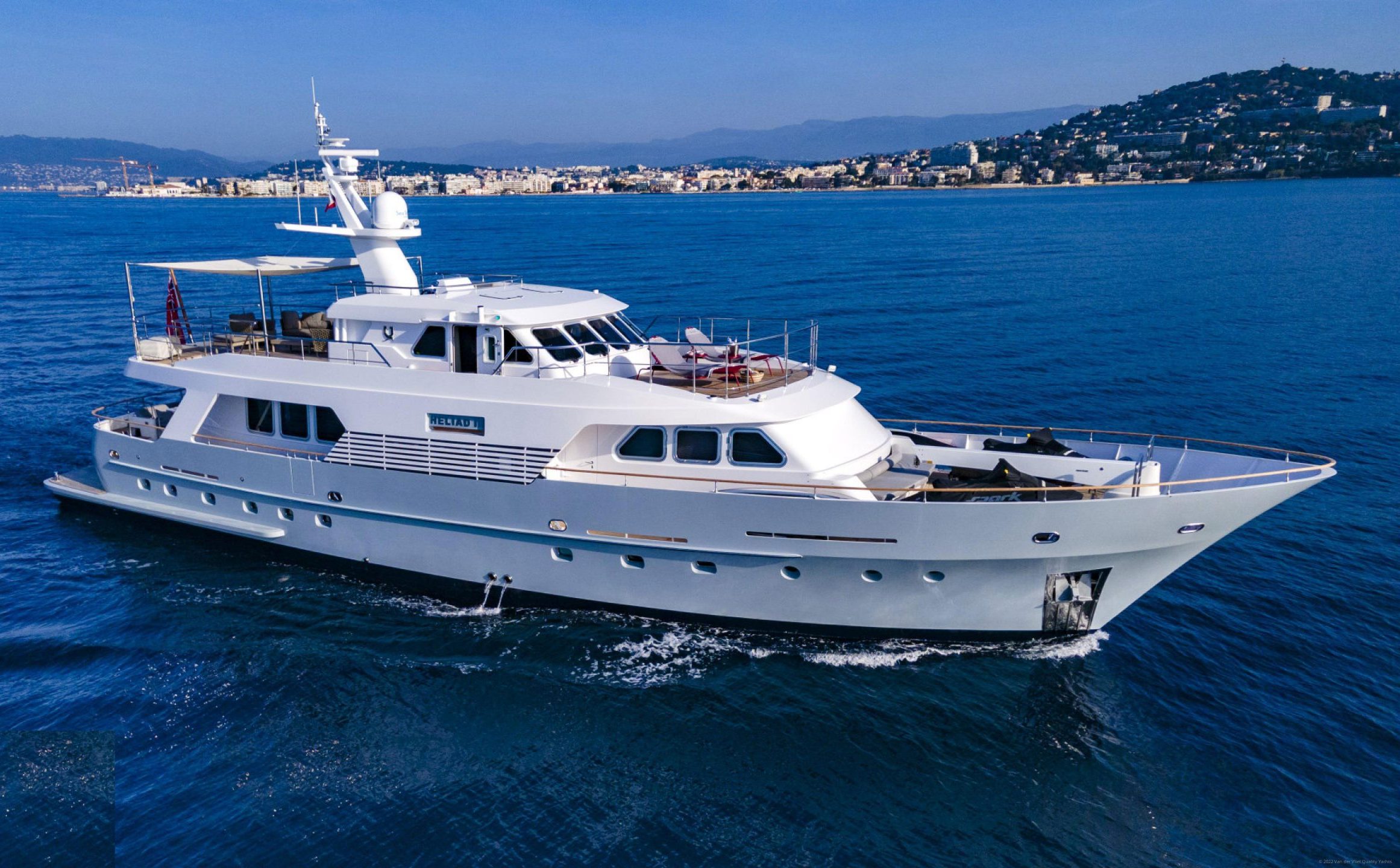 M/Y LEGACY 90 - Thales Maritime